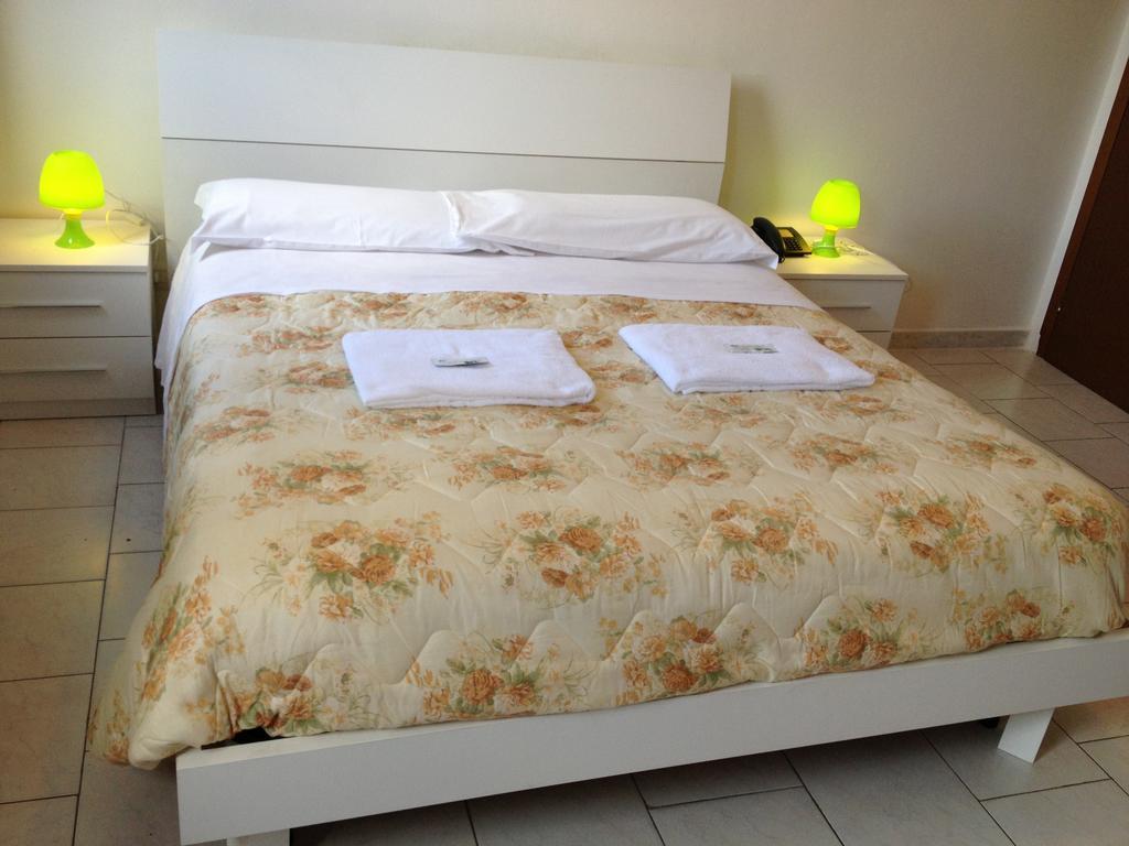 Hotel مانتوفا الغرفة الصورة